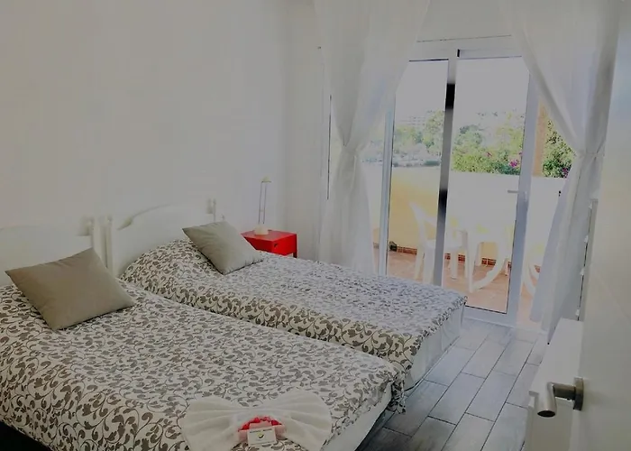 Апартаменти Amazing Holidays In Tenerife With Wifi